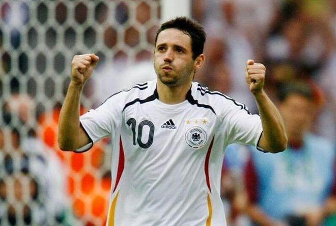 凭借持续的 凭借持续的